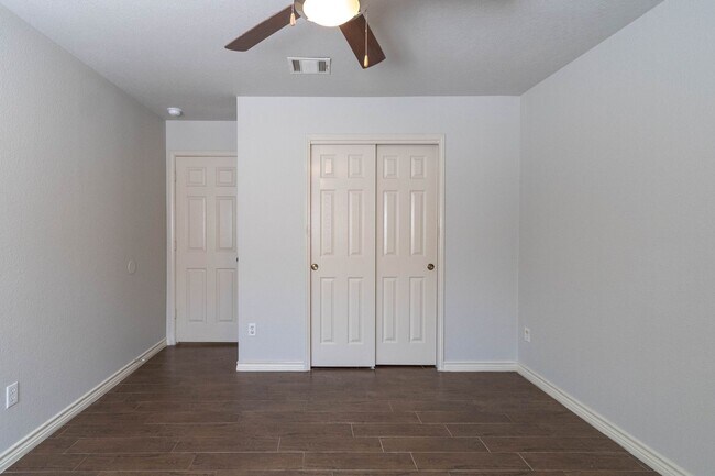 Building Photo - 2078 Buckley Ln