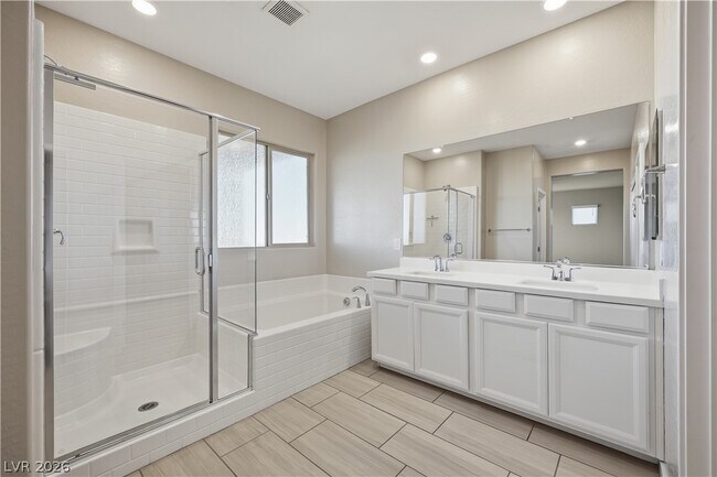 Building Photo - 748 Rogue Wave St