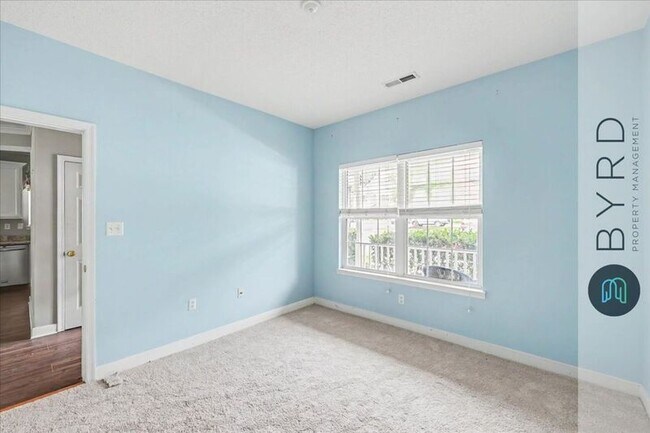 Building Photo - 4706 Twin Hickory Lake Dr