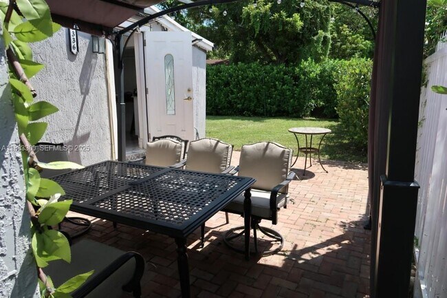 Building Photo - 1336 NW 38th St