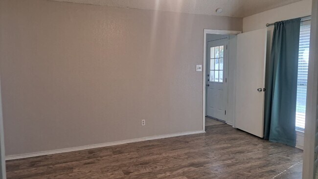 Building Photo - 9008 Topperwind Ct