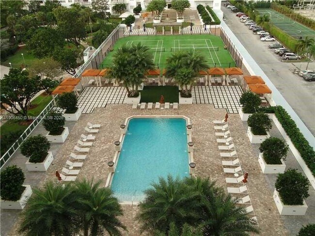 Building Photo - 2801 NE 183rd St