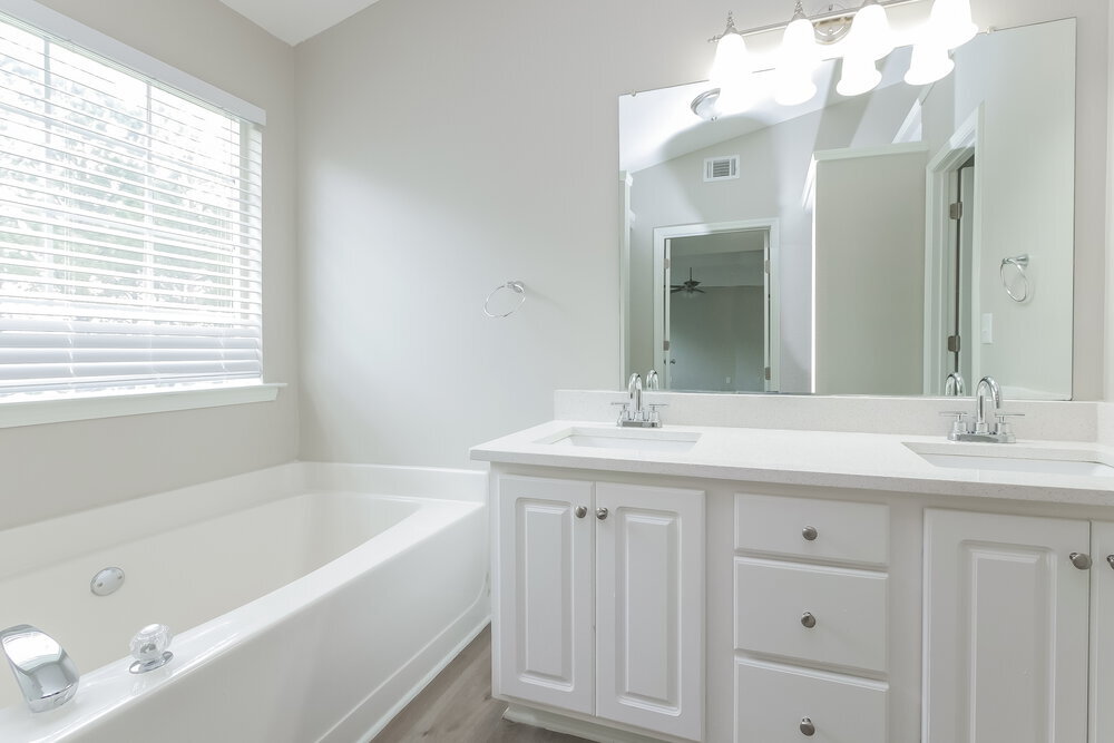 Building Photo - 1423 Buckingham Ct