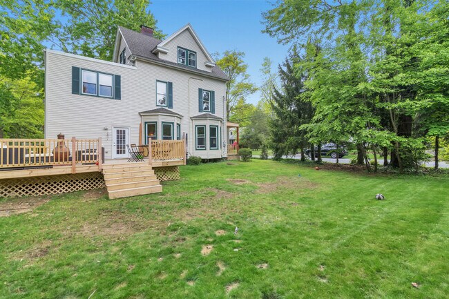 Building Photo - 48 Stelfox St