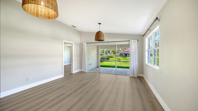 Building Photo - 5533 Avellino Pl