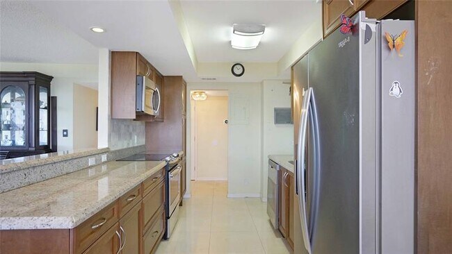 Building Photo - 4020 Galt Ocean Dr