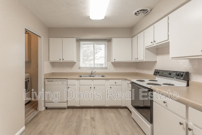 Building Photo - 4709 Gladstone St
