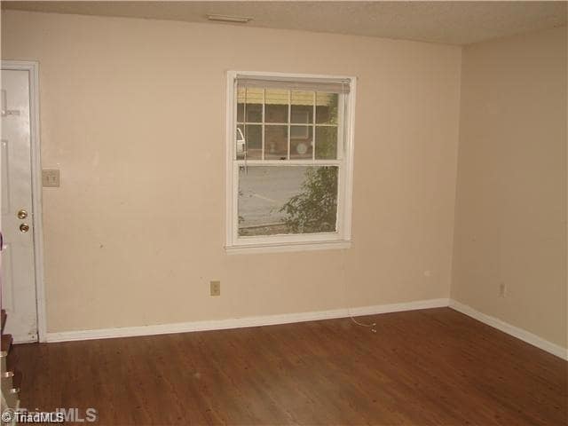 Building Photo - 224 Royal Forest Ct