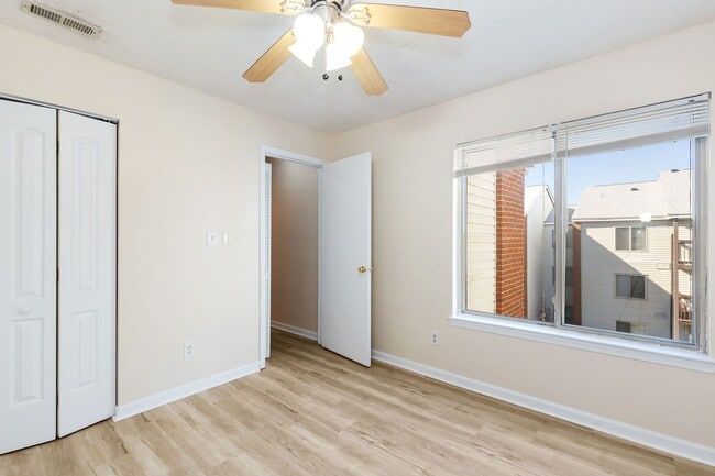 Building Photo - Ready to Rent