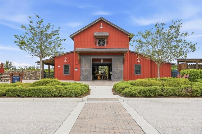 Building Photo - 1548 Stockbridge St