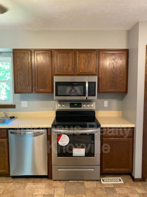 Building Photo - 6517 Bay Cir Dr