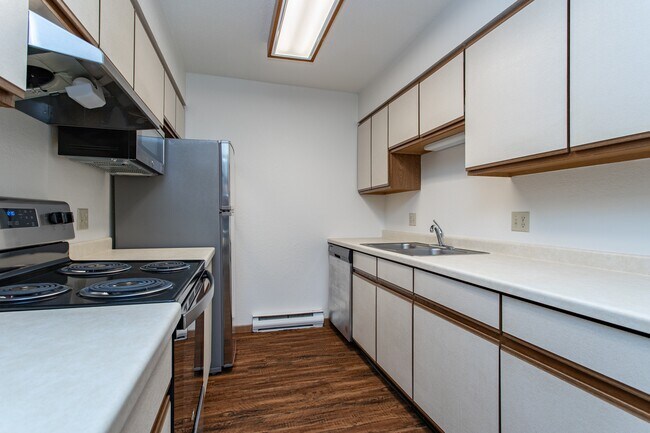 Building Photo - East Ridge Village Apartments