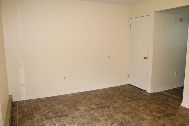 Building Photo - 3701-B Davidsburg Rd.
