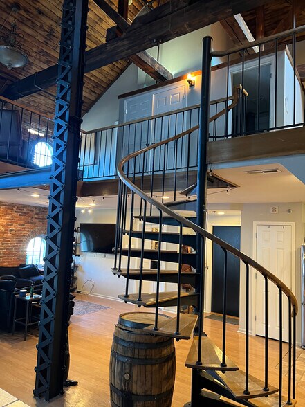 Building Photo - 51 W Blenkner St