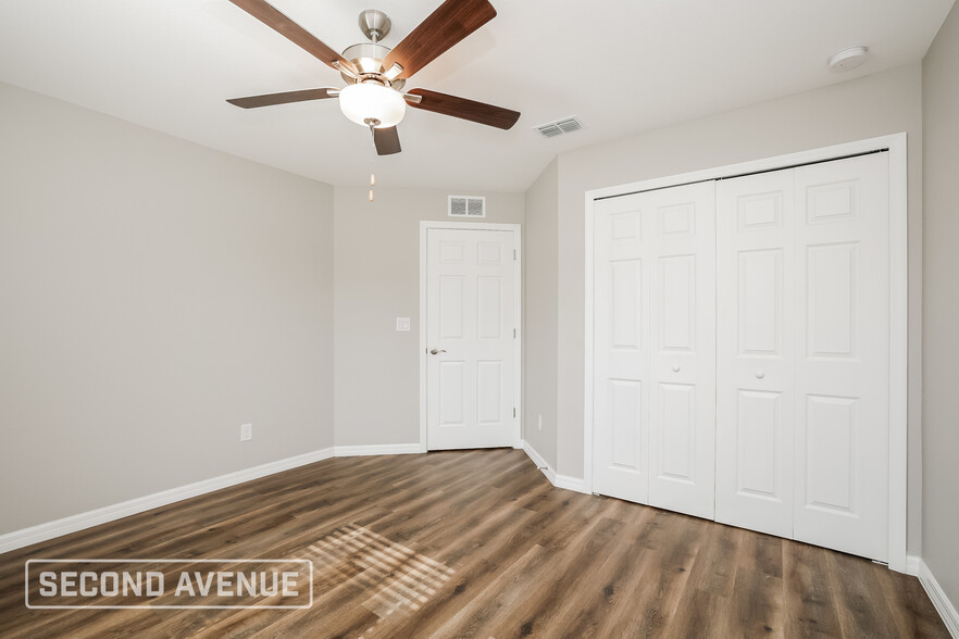 Building Photo - 208 Ravenswood Blvd
