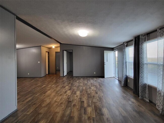 Building Photo - 21518 Cherry Hollow Dr