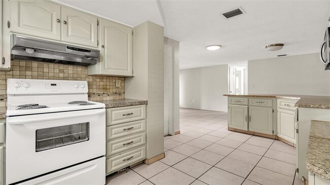 Building Photo - 7634 Fox Hollow Dr