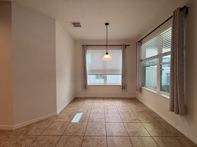 Building Photo - Windermere Landings Highly Desirable 3/2.5 Home...Beautifully Upgraded (2139 sq ft)! MUST SEE!
