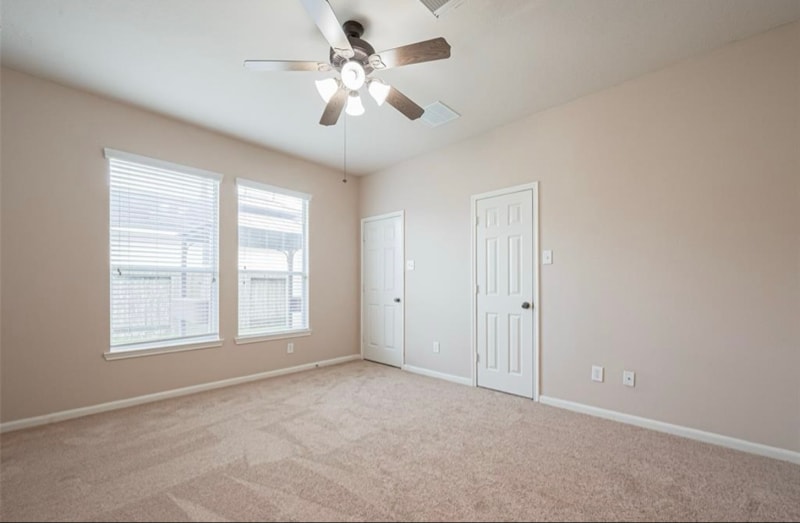 Building Photo - 7411 Jacobs Well Dr