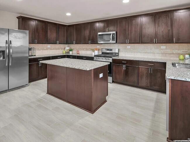 Building Photo - 12023 Sitio Plains