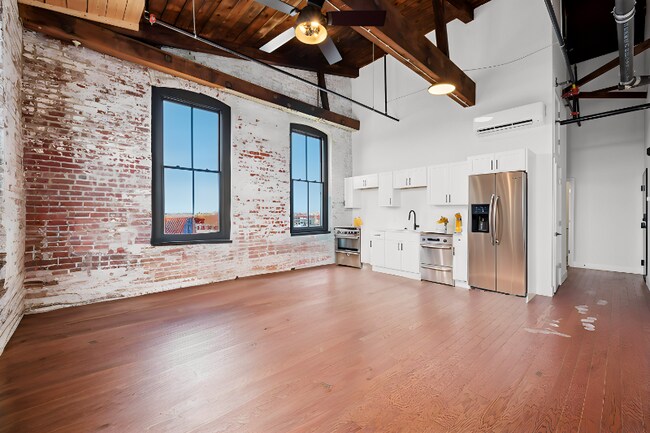 Building Photo - 2545 N Hancock St
