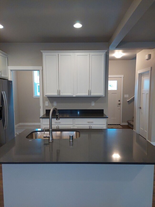 Building Photo - Beautiful Three Bedroom In Ferndale