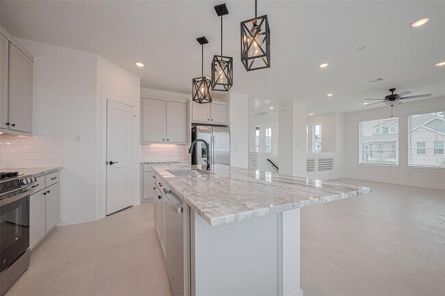 Building Photo - 7746 Meadow Mouse Ln