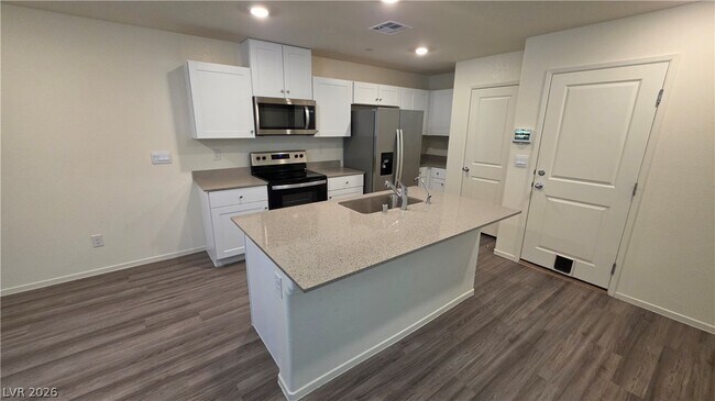 Building Photo - 3721 Celesta Vis Ave