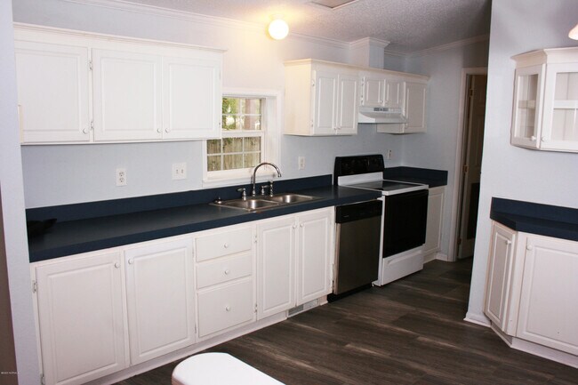 Building Photo - 811 Red Lighthouse Ln