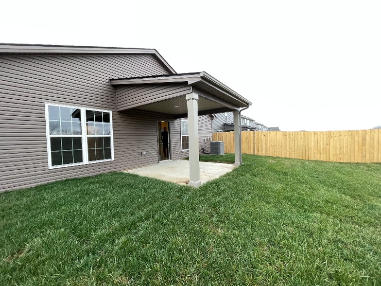 Building Photo - 1124 Leanndra Pk