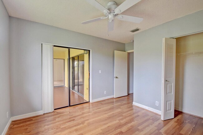 Building Photo - 5701 Riverside Dr