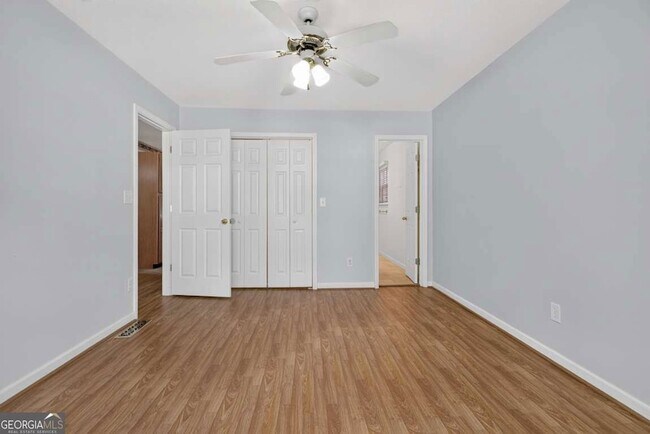 Building Photo - 72 Victorian Cir
