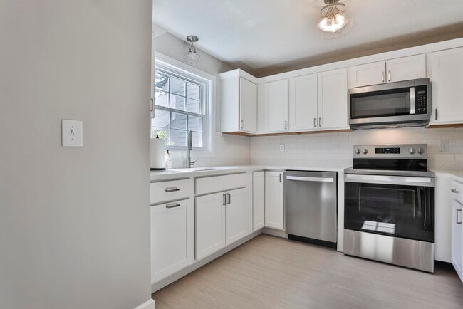 Building Photo - 6 Veterans Rd