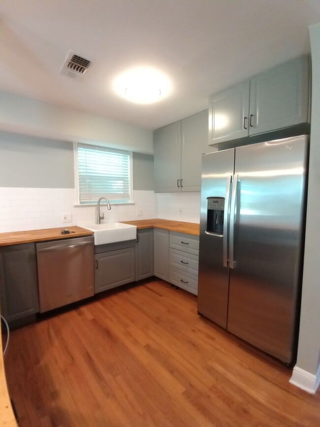 Building Photo - General Ogden