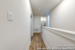 Building Photo - 204 Melrose Pl