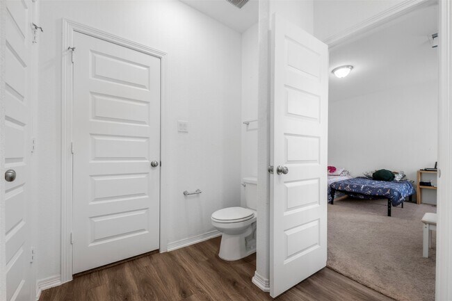 Building Photo - 21214 George Vancouver Ct