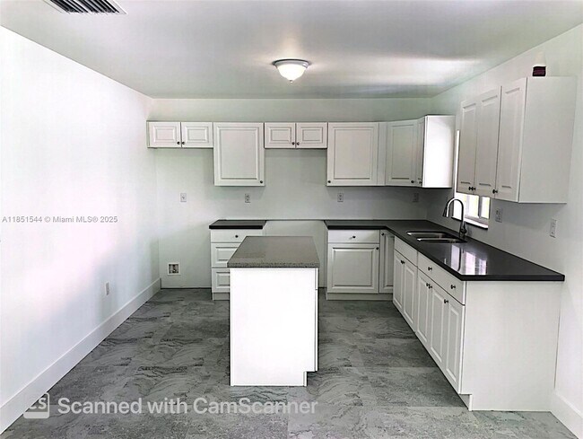 Building Photo - 21872 SW 118th Ave