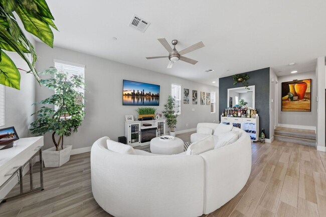 Building Photo - Elevated Living in Cadence – Model-Quality 3-Bedroom Home in Henderson’s Premier Master-Planned C...