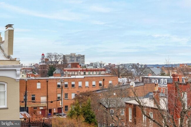 Building Photo - 810 Prince St