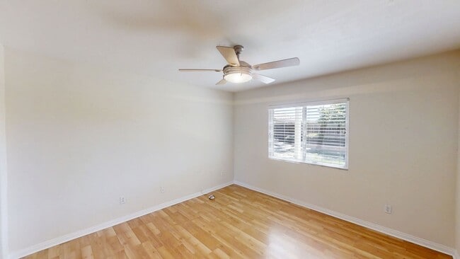 Building Photo - Beautiful Family Home