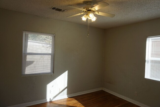 Building Photo - 3418 25th St