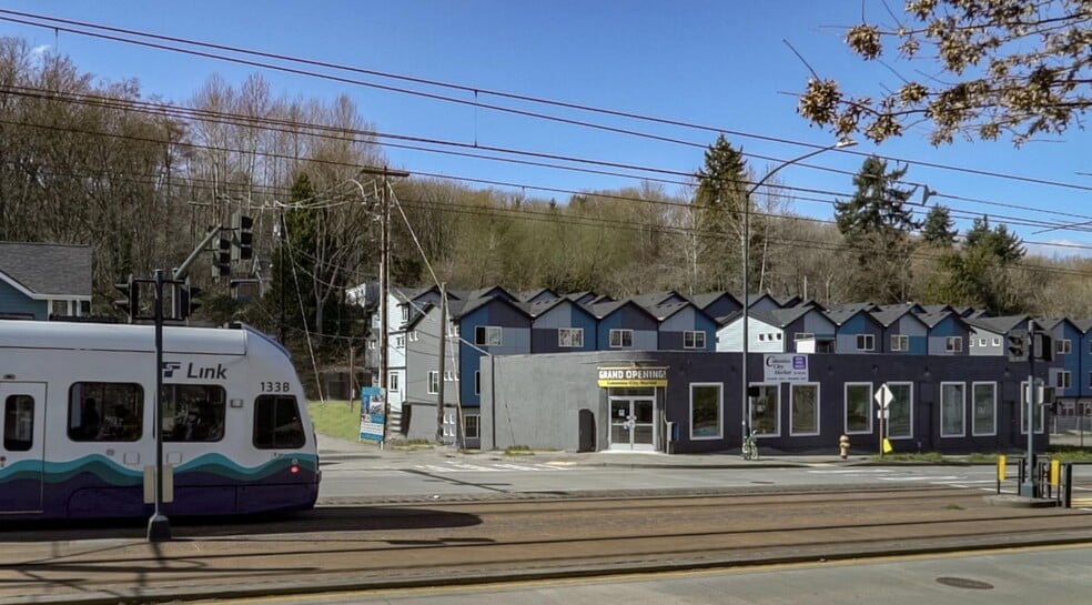 Building Photo - 2718 S Andover St