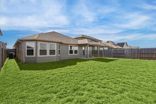 Building Photo - 10008 Deussen Ln