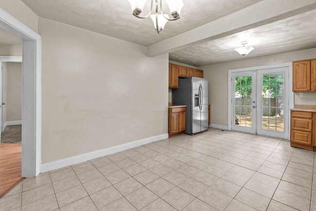 Building Photo - Charming 3-Bedroom Home for Rent in Norfolk!