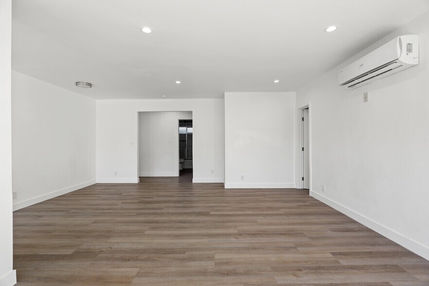 Building Photo - 8777 Cadillac Ave