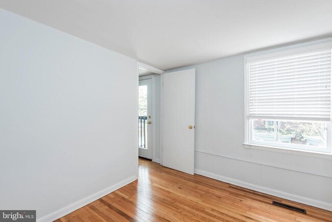 Building Photo - 3936 Delancey St