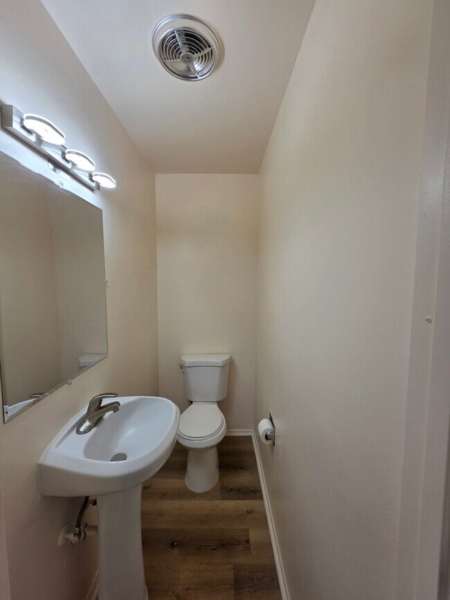 Building Photo - 5044 Brighton Ln