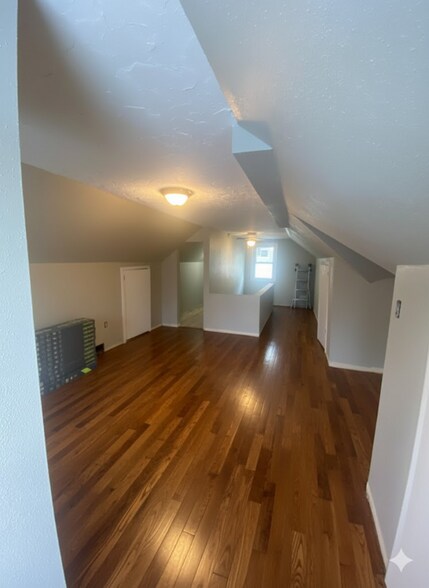 Building Photo - 15917 Corkhill Rd