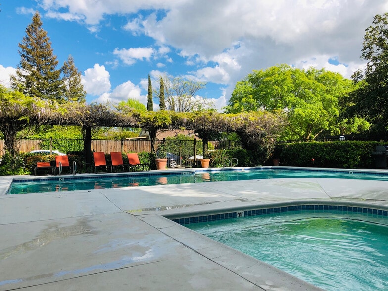 Building Photo - Ravello Apartments