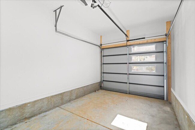 Building Photo - 1319 Anderson St